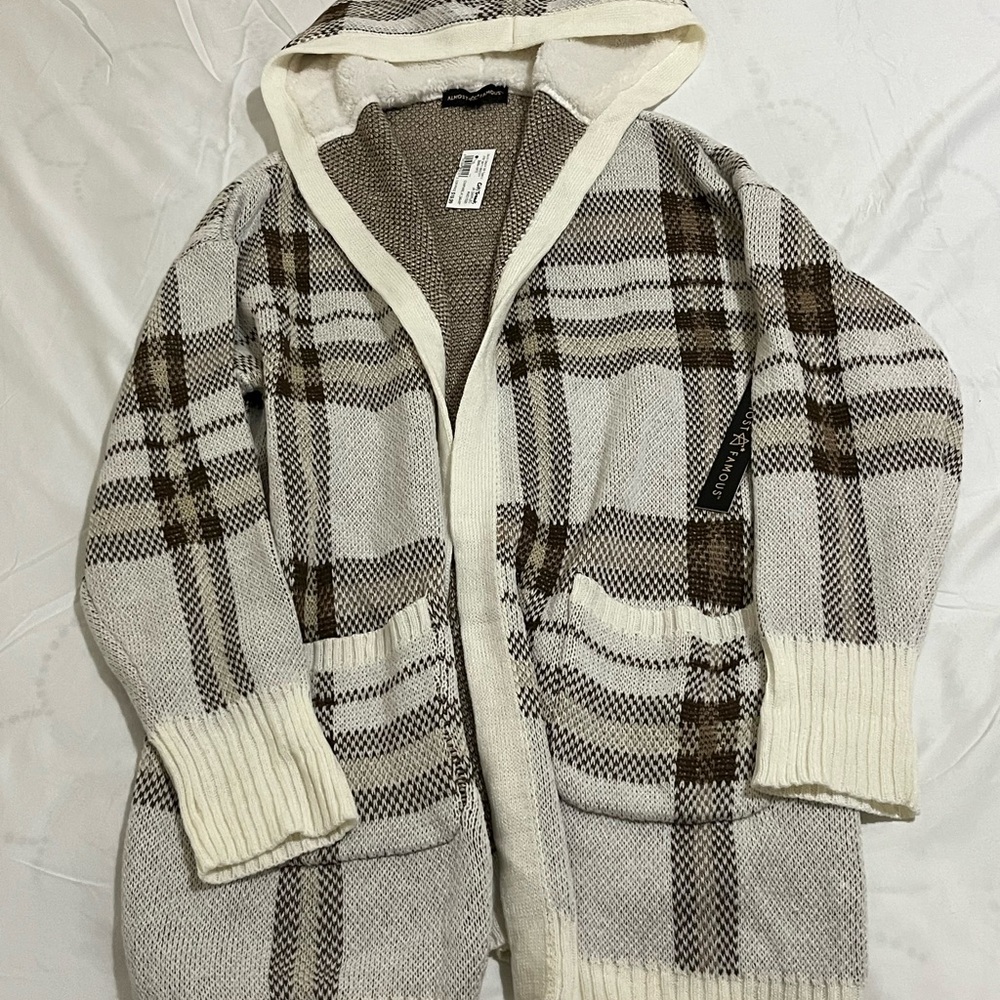 Almost Famous Knit Sweater in Cream and Brown Women’s Size Large New with Tags